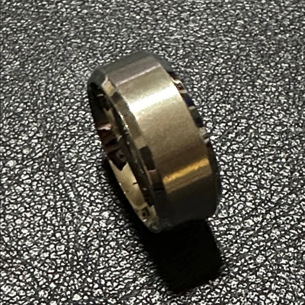 Silver-Tone Polished Beveled Edge Brushed Finish Band Ring Unisex NEW